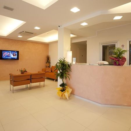 Residence Perla Misano Adriatico Dış mekan fotoğraf